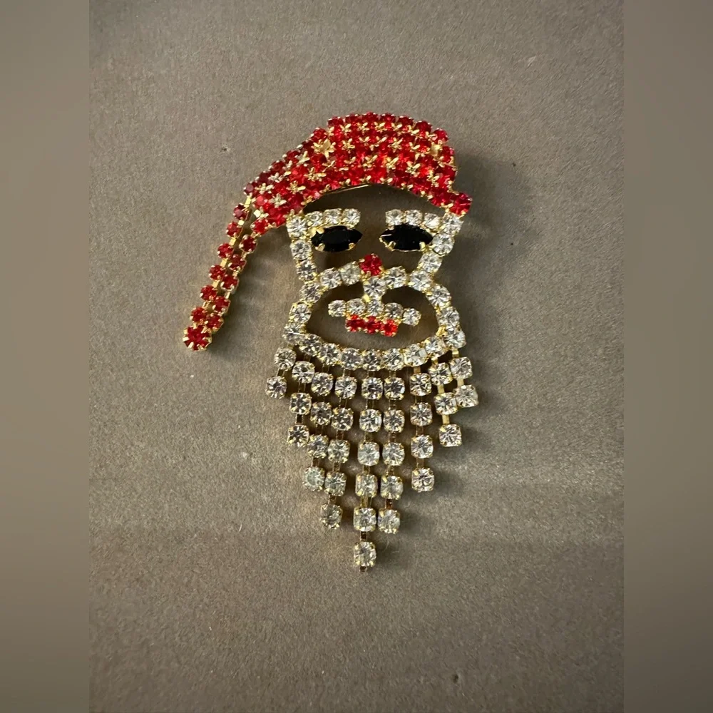 Vintage Rhinestone Santa Claus Pin Fringe Beard‎